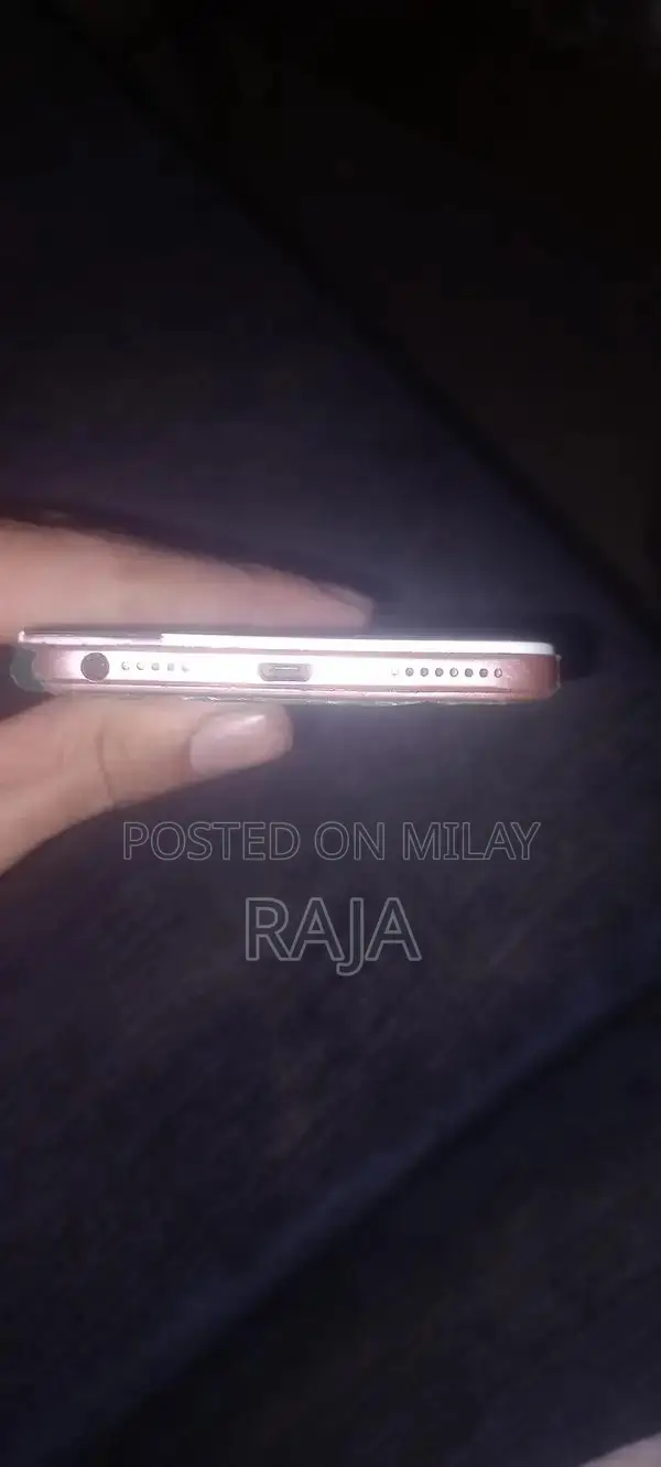 Mid-Range Smartphone 4GB RAM 64GB Storage Excellent Condition