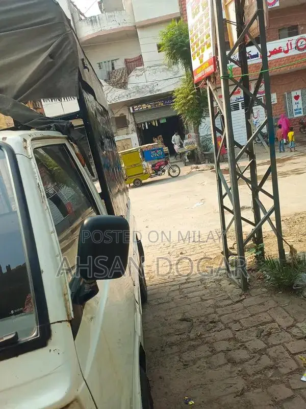 2009 Model Pickup Truck with New Engine and Standard Features