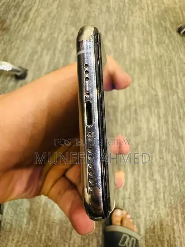 Apple iPhone XS 512GB Silver - Premium Smartphone