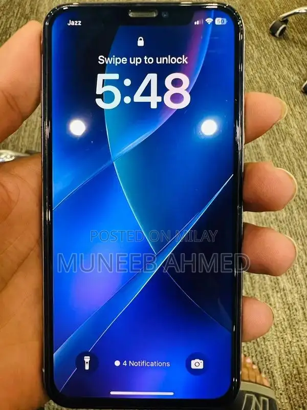 Apple iPhone XS 512GB Silver - Premium Smartphone