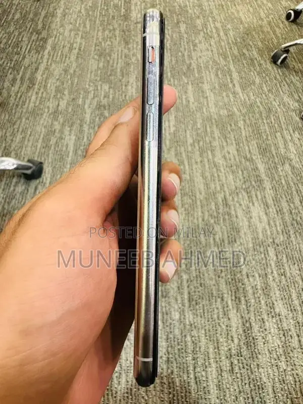 Apple iPhone XS 512GB Silver - Premium Smartphone