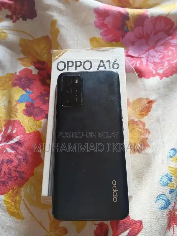 Compact Smartphone with Quad Core Processor and Dual SIM