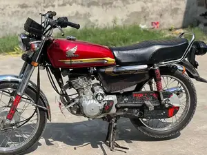 Honda 125cc Motorcycle - Well-Maintained Commuter Bike