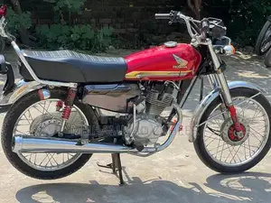 Honda 125cc Motorcycle - Well-Maintained Commuter Bike