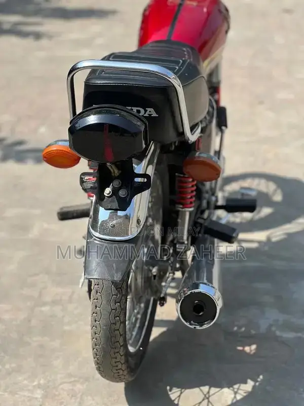 Honda 125cc Motorcycle - Well-Maintained Commuter Bike