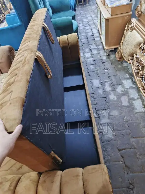 Sofa with Combed Diamond Foam Cushioning