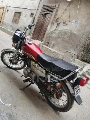 Photo - Honda 125cc Motorcycle - 2021 Model Excellent Condition