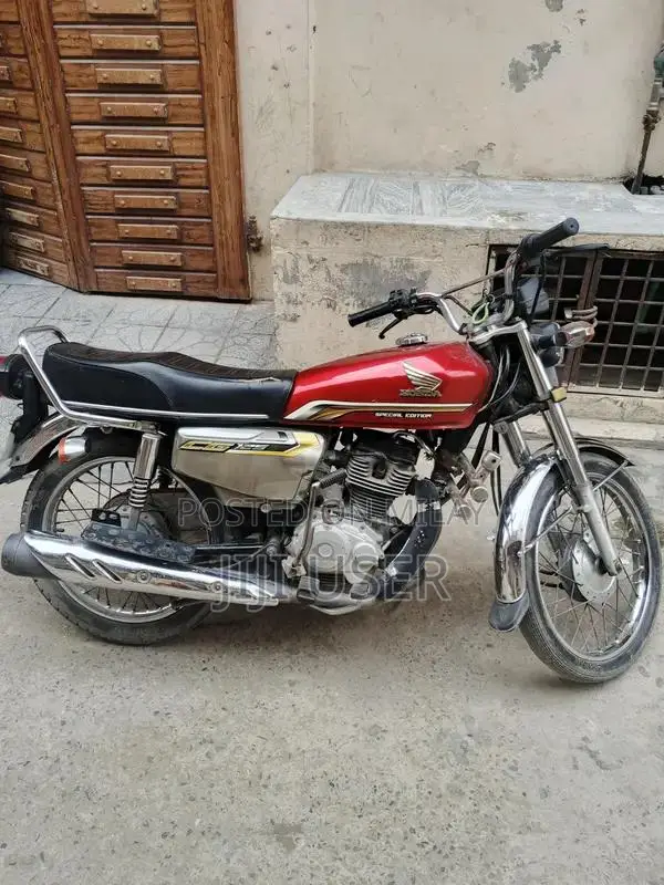 Honda 125cc Motorcycle - 2021 Model Excellent Condition