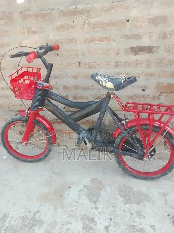 Child's Bicycle - Good Condition - Suitable for 6-10 Years Old