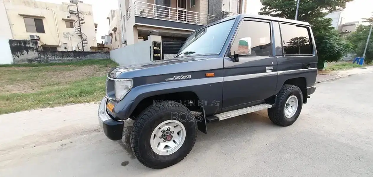 Toyota Land Cruiser SUV - Reliable Off-Road Performance Vehicle