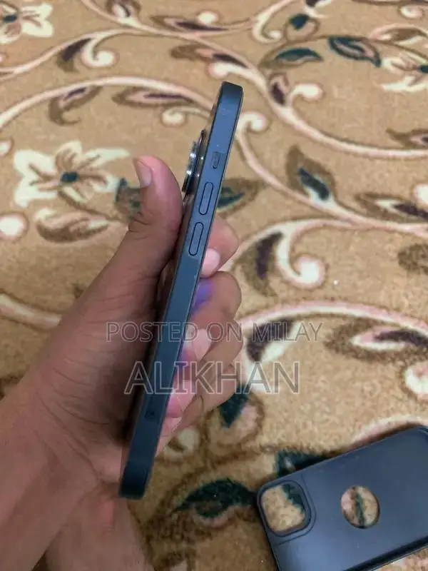 iPhone 13 128GB Factory Unlocked Smartphone