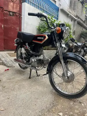 Honda 1982 Classic Motorcycle Point Model