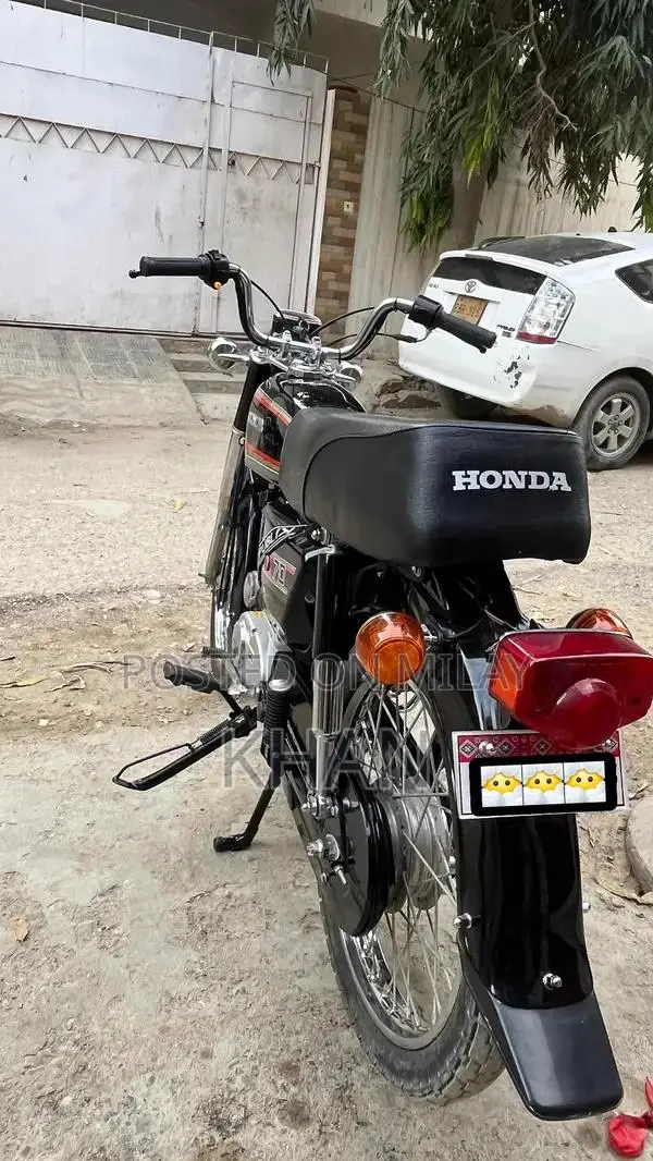 Honda 1982 Classic Motorcycle Point Model