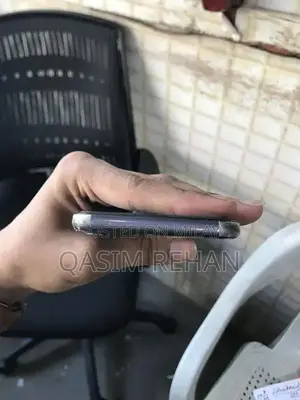 Factory Unlocked iPhone 11 64GB Esim Smartphone