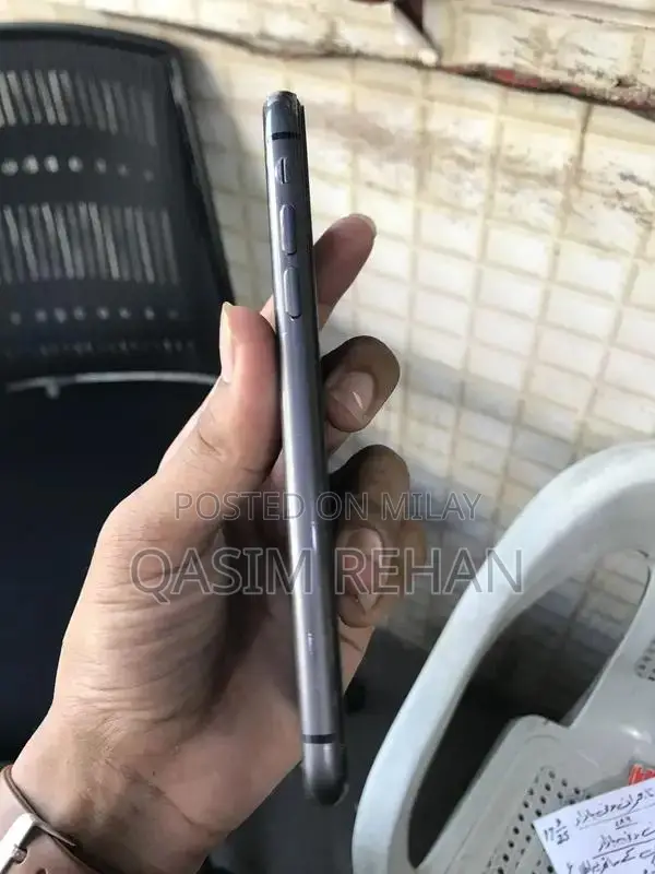 Factory Unlocked iPhone 11 64GB Esim Smartphone