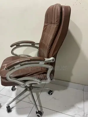 Photo - Ergonomic Leather Executive Office Chair with Height Adjustment