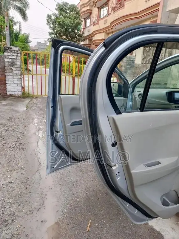 Daihatsu Mira ES 2016 Compact Hatchback with Advanced Features