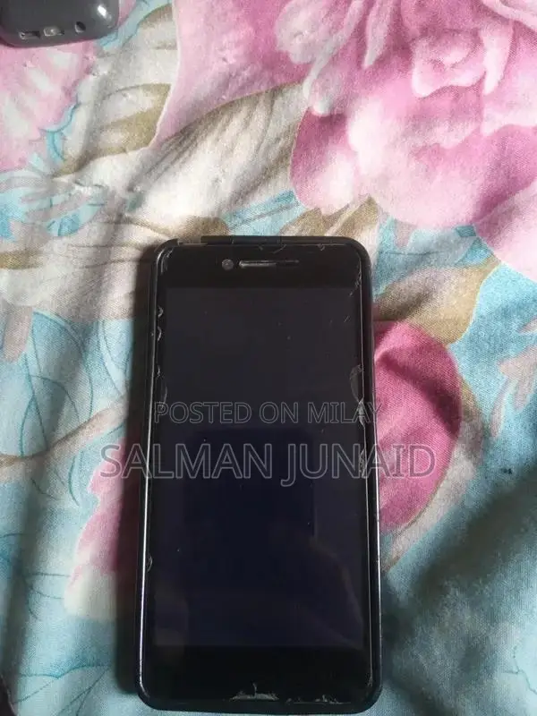 Oppo A37 Smartphone with Display Panel Issue