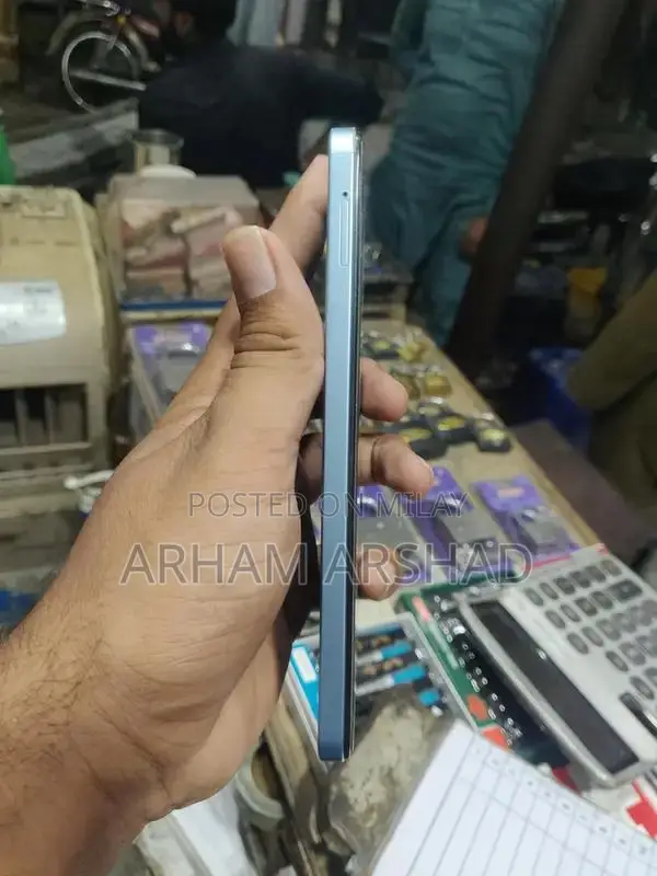 Vivo Y19s Smartphone - 4GB RAM + 128GB Storage