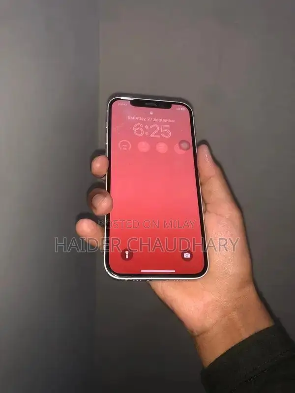 Apple iPhone 12 128GB Smartphone - Excellent Condition