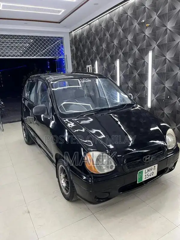 Hyundai Santro Compact City Car with Reliable Performance