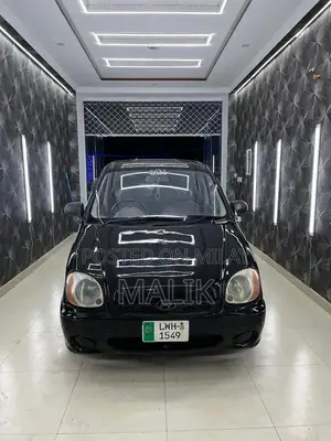 Hyundai Santro Compact City Car with Reliable Performance