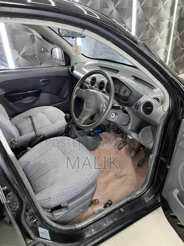 Hyundai Santro Compact City Car with Reliable Performance