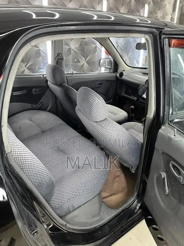 Hyundai Santro Compact City Car with Reliable Performance