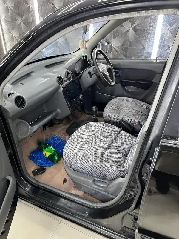 Hyundai Santro Compact City Car with Reliable Performance