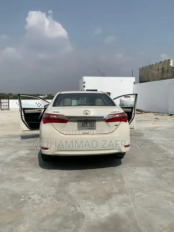 Toyota Corolla GLI Sedan 2017 Reliable Compact Car