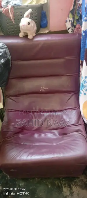 Classic 3-Seater Sofa - Comfortable Living Room Furniture