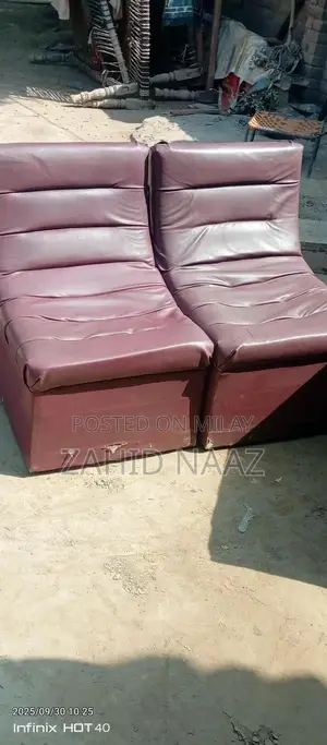 Classic 3-Seater Sofa - Comfortable Living Room Furniture