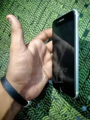 Apple iPhone SE 2020 Smartphone Factory Unlocked