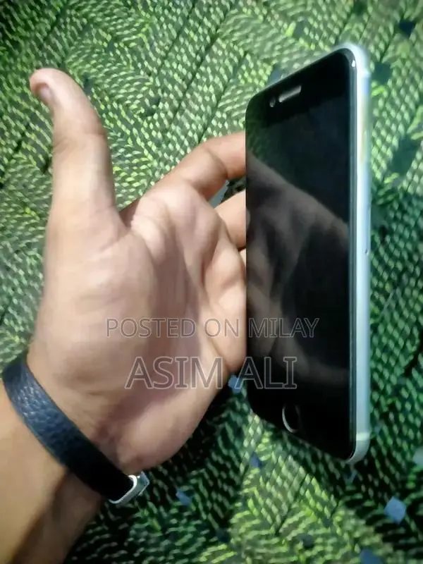 Apple iPhone SE 2020 Smartphone Factory Unlocked