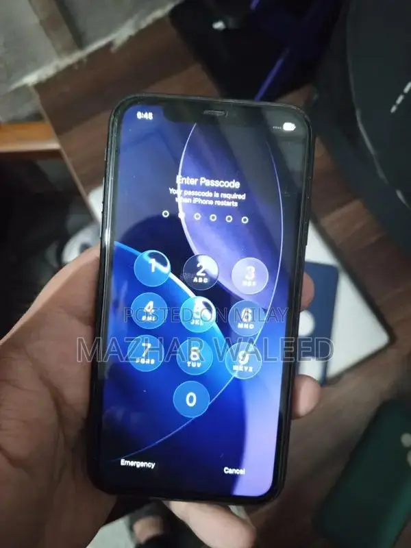 iPhone 11 128GB Black Smartphone with High Battery Health