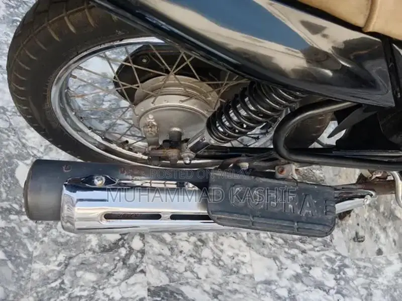 Yamaha YB125Z Motorcycle - Reliable Commuter Bike