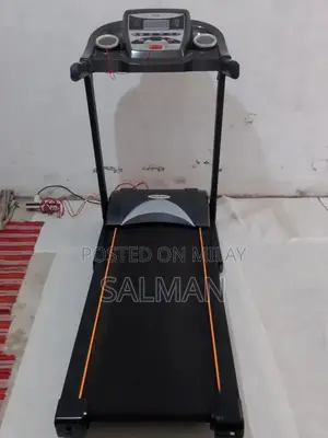 High-Performance Treadmill with Auto Incline and High-Speed Capability
