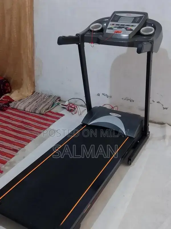 High-Performance Treadmill with Auto Incline and High-Speed Capability