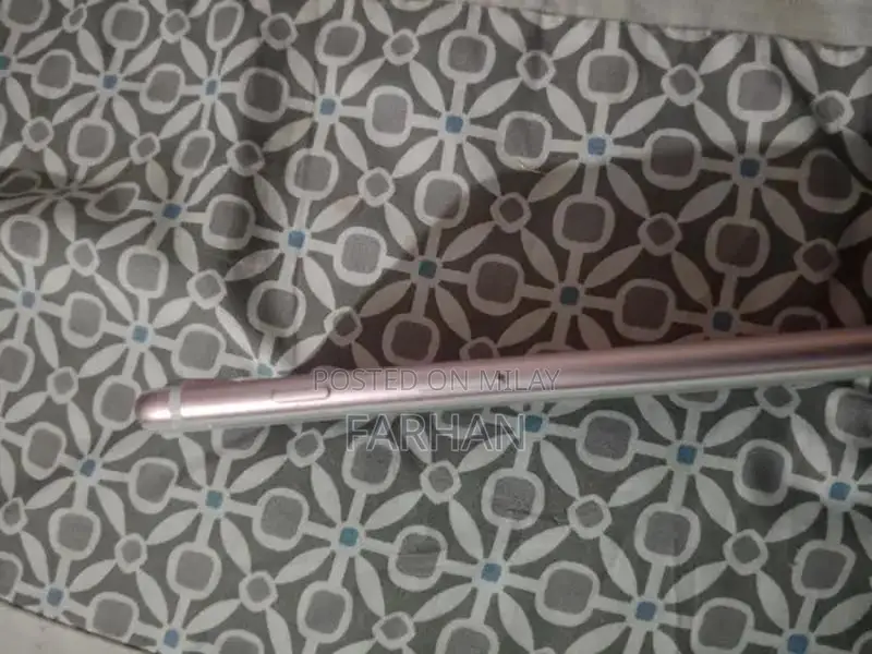 Apple iPhone 7 Plus Smartphone with Speaker and Home Button Repair