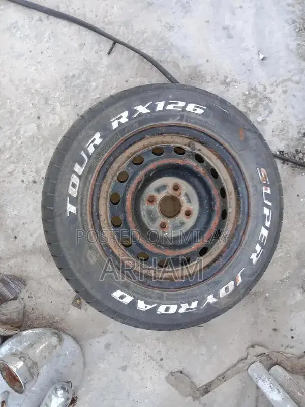 High-Quality Used Tire with Excellent Tread Remaining