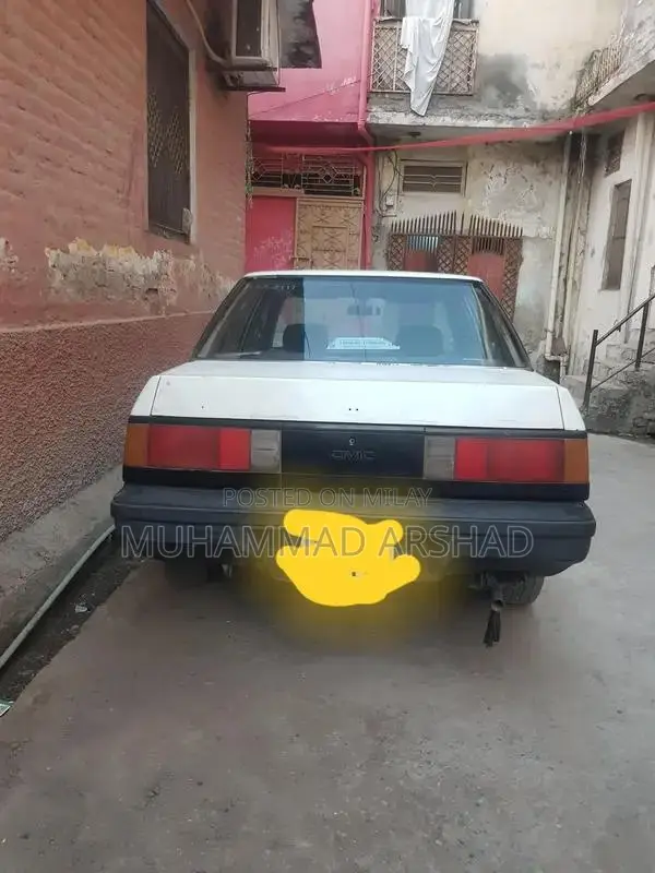 Honda Civic Sedan - Reliable Compact Car with Performance Rims