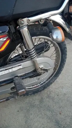 Honda 125cc Single Cylinder Motorcycle - Black