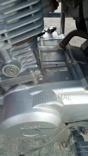 Honda 125cc Single Cylinder Motorcycle - Black