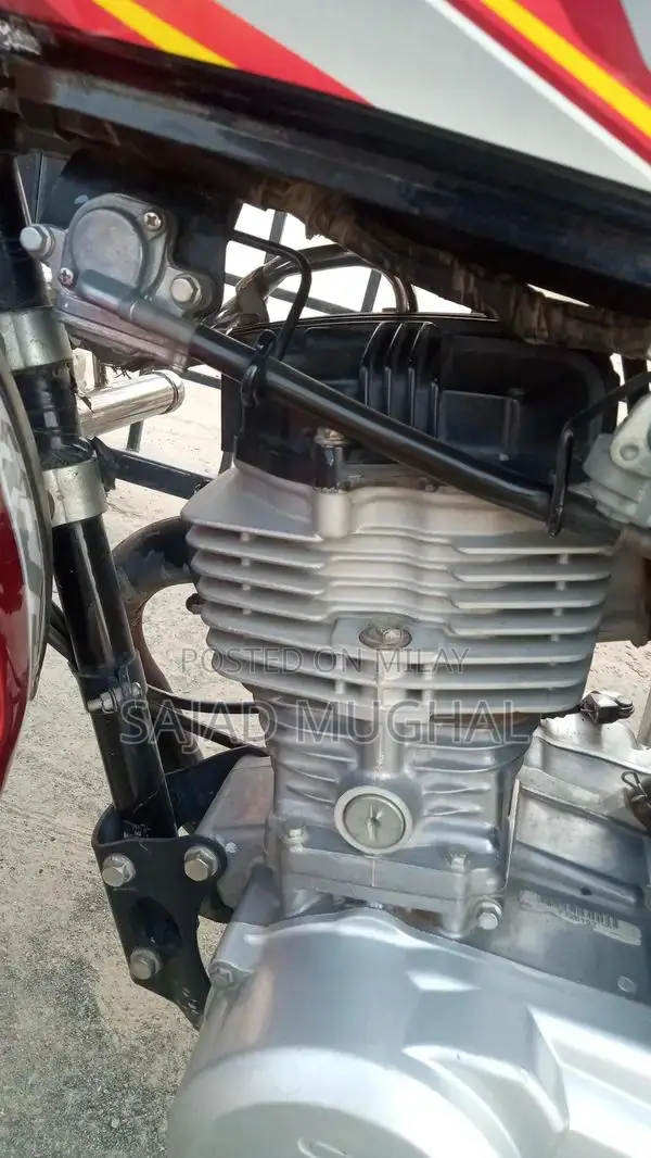 Honda 125cc Single Cylinder Motorcycle - Black