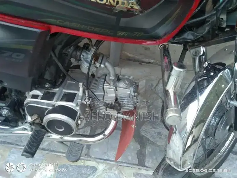 Honda CD 70 Motorcycle - Classic Commuter Bike