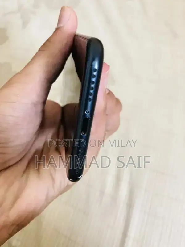 Apple iPhone 7 32GB Smartphone LLA Model