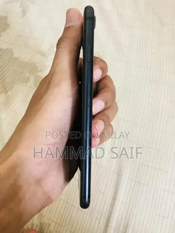 Apple iPhone 7 32GB Smartphone LLA Model