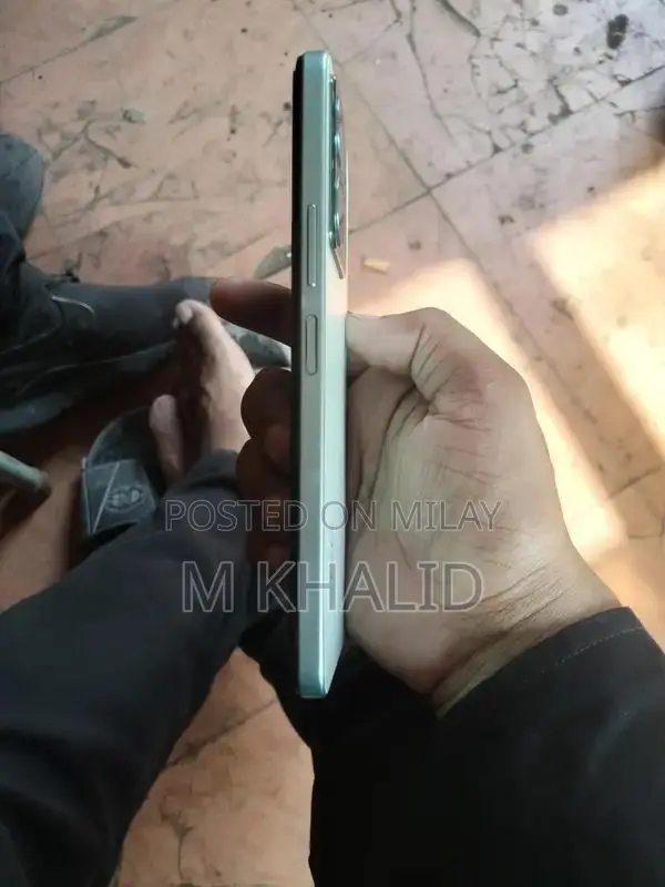 Compact Mobile Device with Basic Functionality