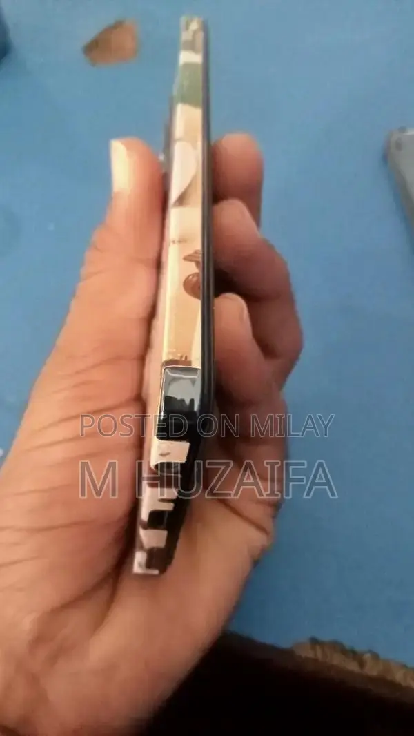 Infinix Hot 40 Smartphone - 8GB RAM, 128GB Storage