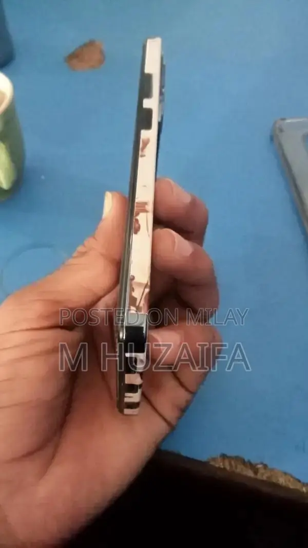 Infinix Hot 40 Smartphone - 8GB RAM, 128GB Storage